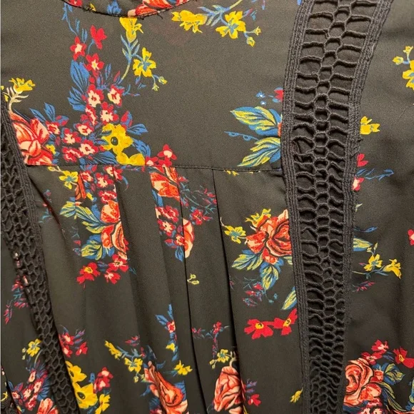 Black Floral Women's Boho Blouse with Crochet Details - Picture 4 of 5